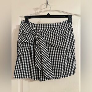 Mini skirt black and white